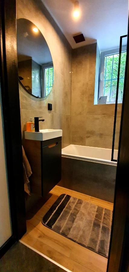 Juna2 - Nowoczesny Apartament W Centrum Z Widokiem Na Park Pruszkow Ngoại thất bức ảnh